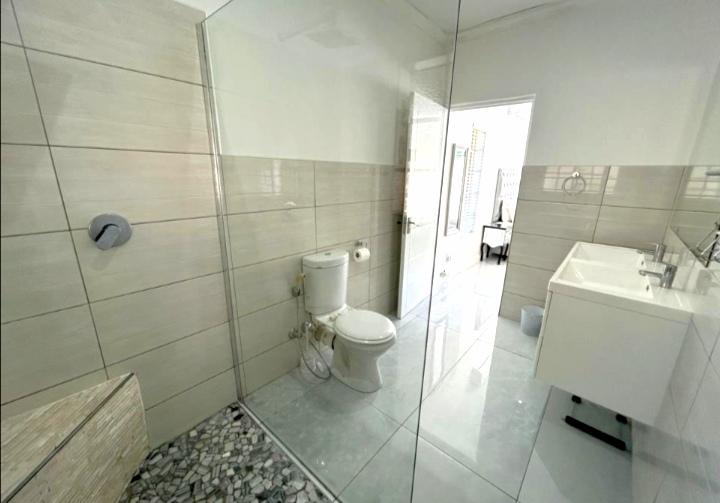 5 Bedroom Property for Sale in Meer En See KwaZulu-Natal