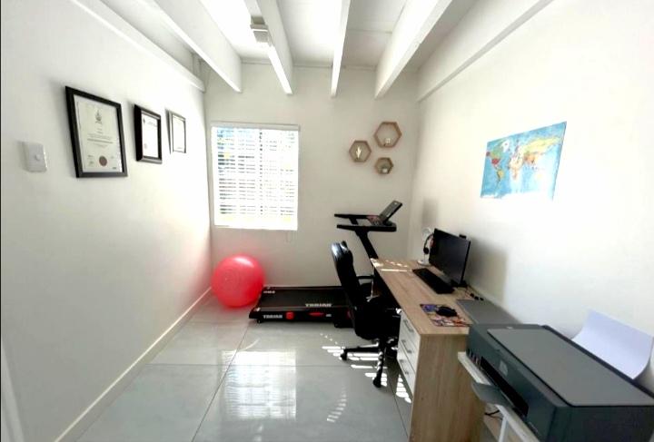 5 Bedroom Property for Sale in Meer En See KwaZulu-Natal