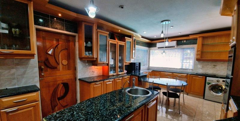 5 Bedroom Property for Sale in Umhlatuzana KwaZulu-Natal