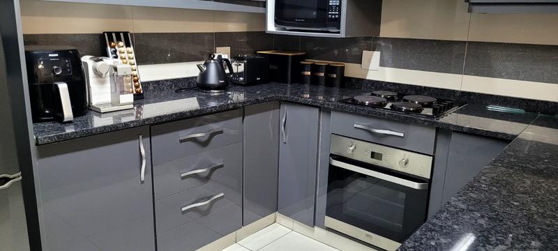 To Let 2 Bedroom Property for Rent in North Beach KwaZulu-Natal