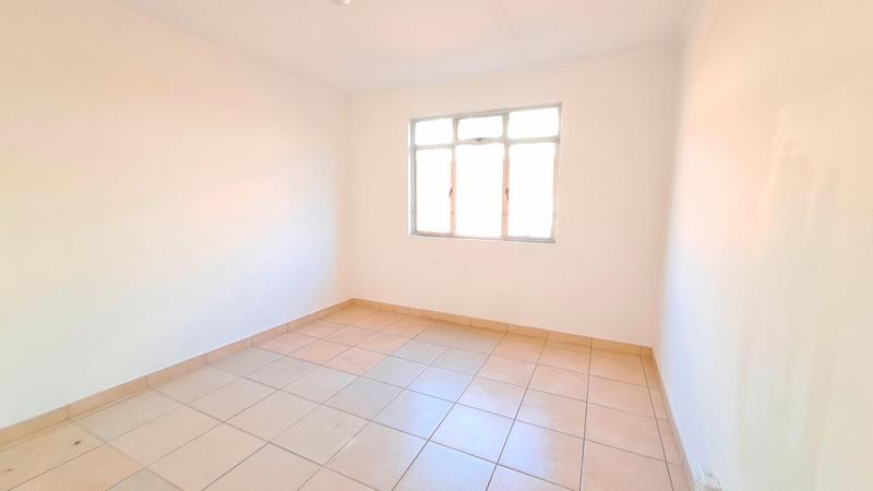 To Let 2 Bedroom Property for Rent in Sea View KwaZulu-Natal