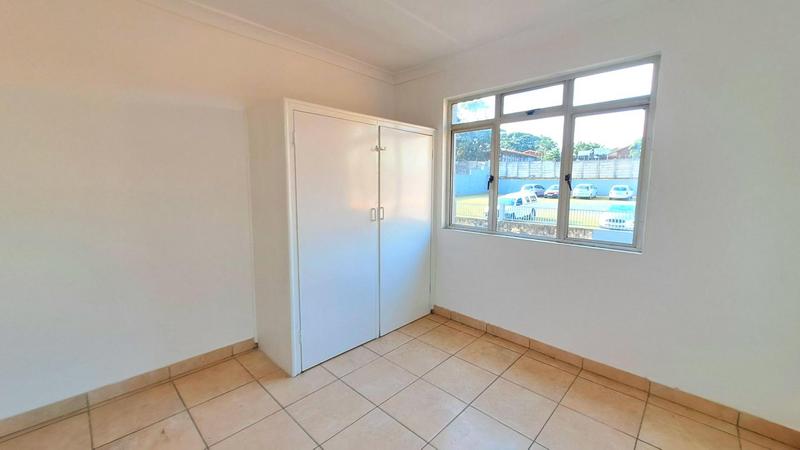 To Let 2 Bedroom Property for Rent in Sea View KwaZulu-Natal