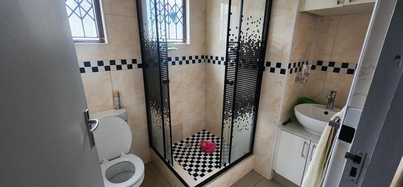 To Let 2 Bedroom Property for Rent in Roseneath KwaZulu-Natal