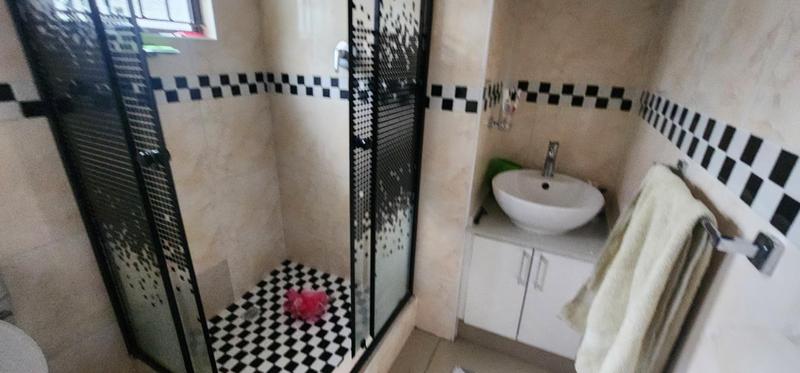 To Let 2 Bedroom Property for Rent in Roseneath KwaZulu-Natal