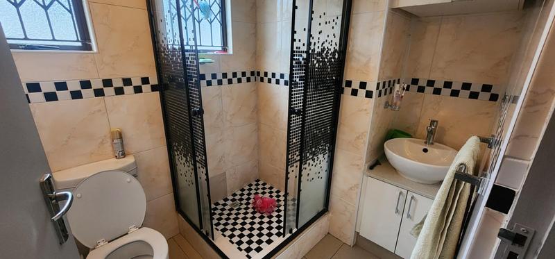 To Let 2 Bedroom Property for Rent in Roseneath KwaZulu-Natal