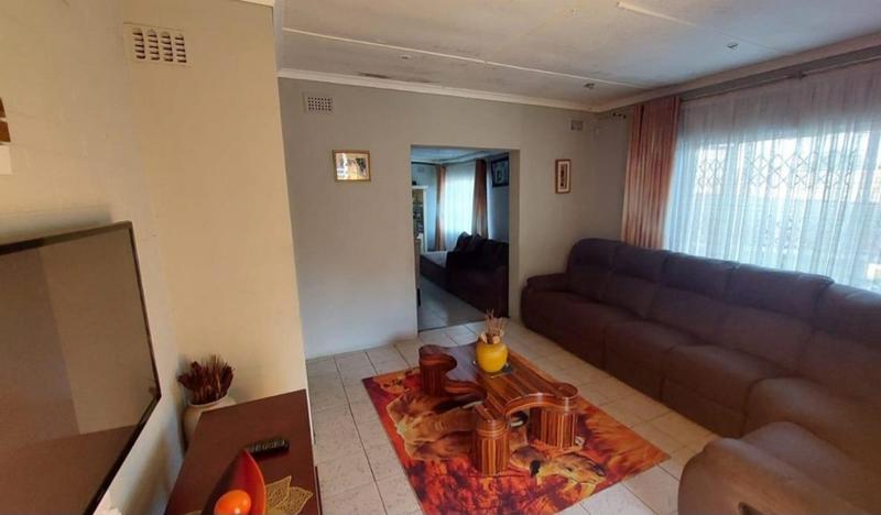 3 Bedroom Property for Sale in Montclair KwaZulu-Natal