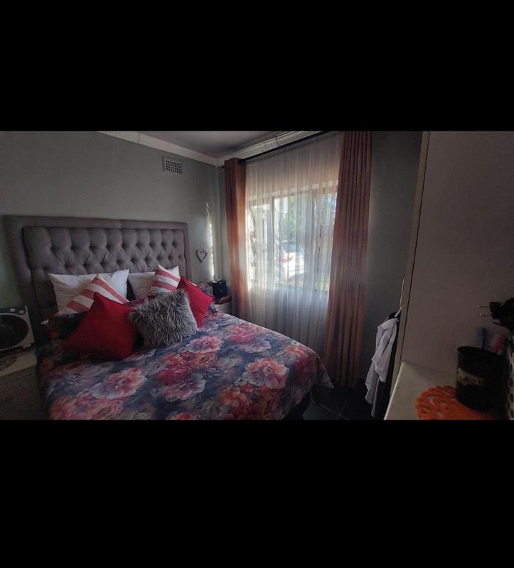 3 Bedroom Property for Sale in Montclair KwaZulu-Natal