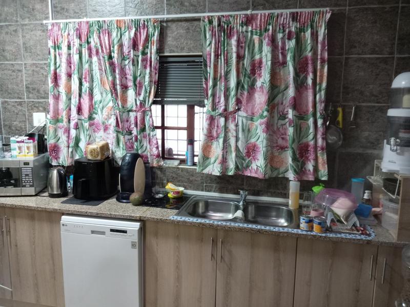 6 Bedroom Property for Sale in Scottburgh KwaZulu-Natal