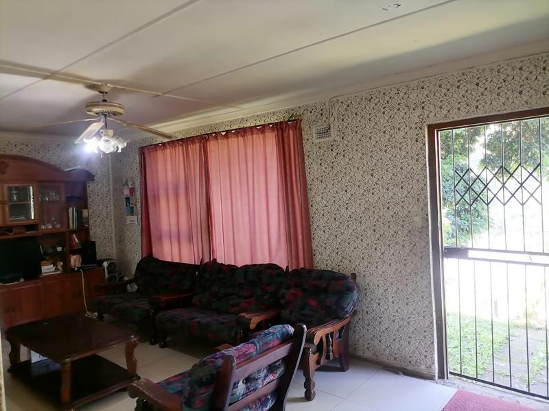 3 Bedroom Property for Sale in Umlazi KwaZulu-Natal