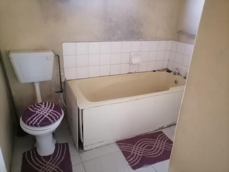 3 Bedroom Property for Sale in Umlazi KwaZulu-Natal
