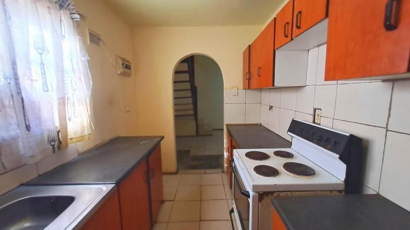 To Let 3 Bedroom Property for Rent in Umlazi KwaZulu-Natal