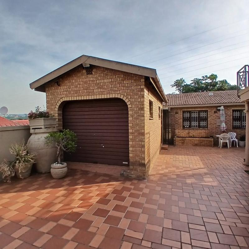 3 Bedroom Property for Sale in Lotus Park KwaZulu-Natal