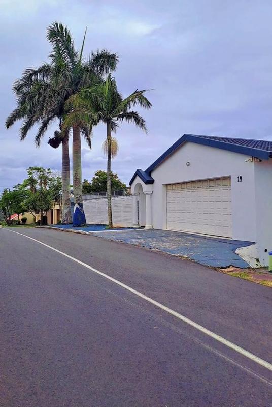 To Let 4 Bedroom Property for Rent in Margate KwaZulu-Natal