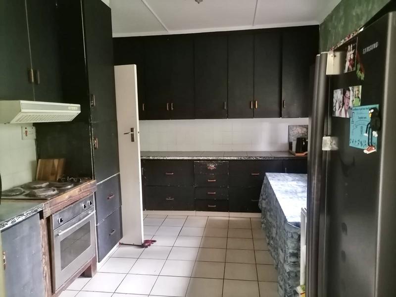 4 Bedroom Property for Sale in Amanzimtoti KwaZulu-Natal