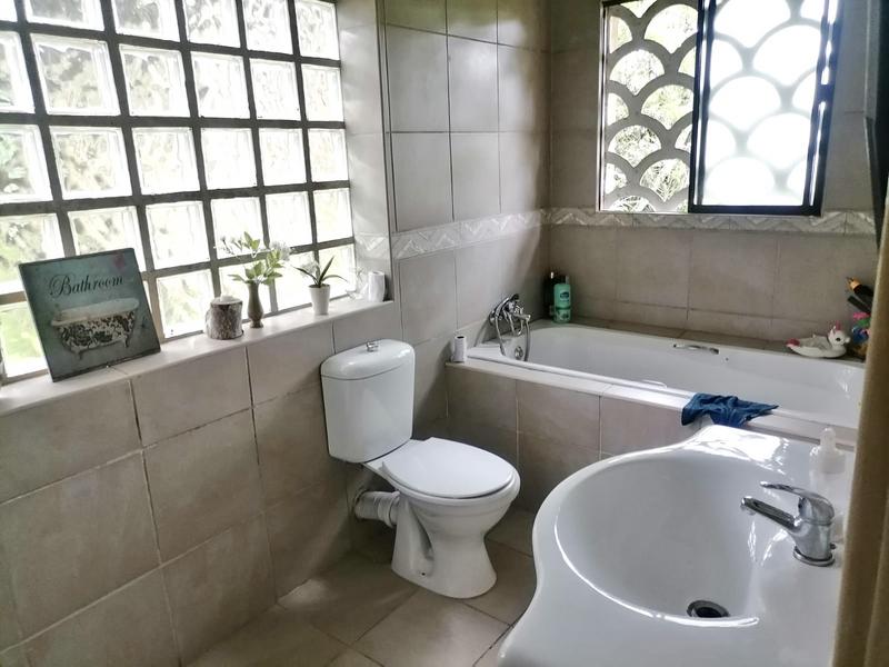 4 Bedroom Property for Sale in Amanzimtoti KwaZulu-Natal