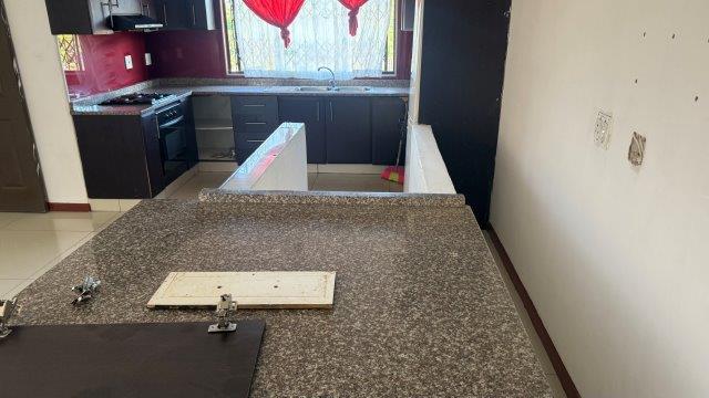 To Let 2 Bedroom Property for Rent in Chatsworth KwaZulu-Natal