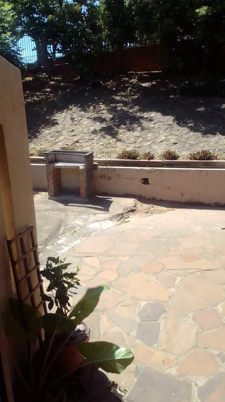 To Let 4 Bedroom Property for Rent in Bluff KwaZulu-Natal