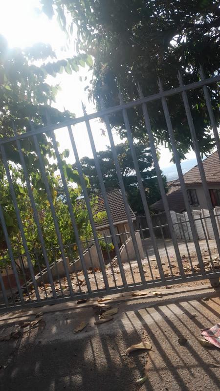 To Let 4 Bedroom Property for Rent in Bluff KwaZulu-Natal