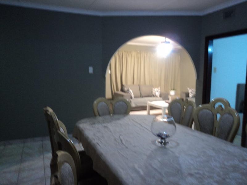 To Let 4 Bedroom Property for Rent in Bluff KwaZulu-Natal
