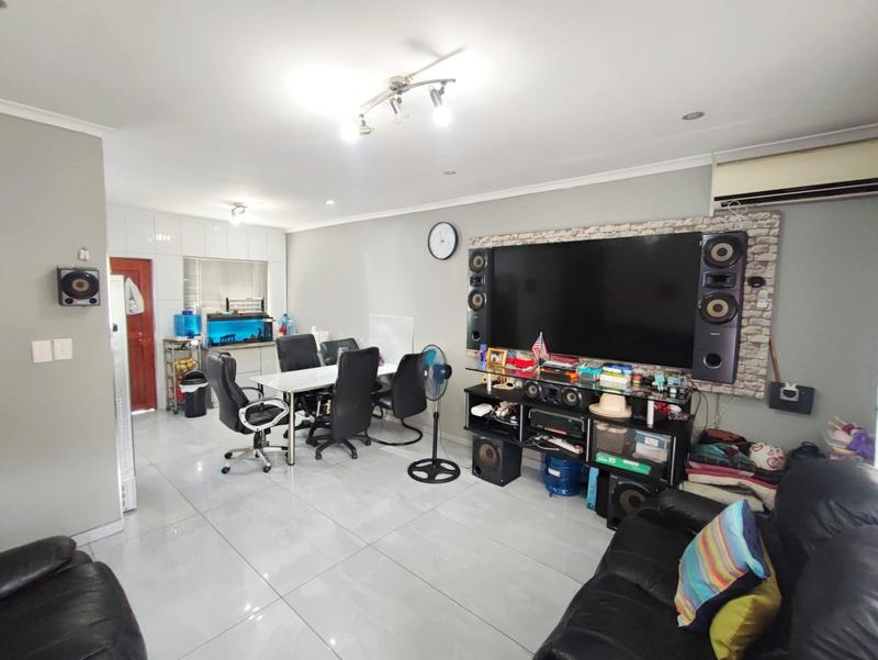 3 Bedroom Property for Sale in Sherwood KwaZulu-Natal