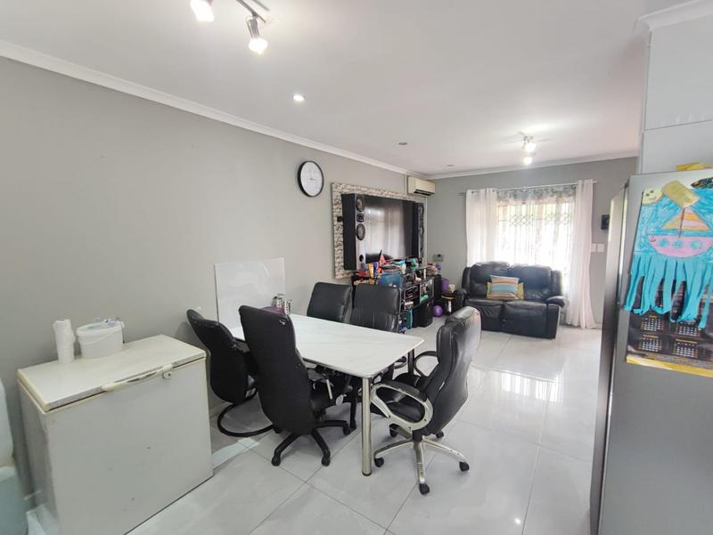 3 Bedroom Property for Sale in Sherwood KwaZulu-Natal