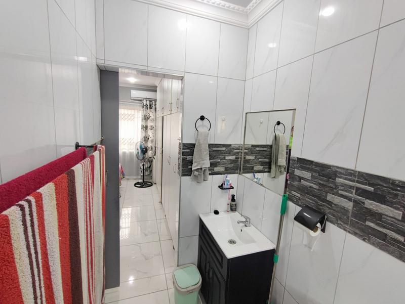 3 Bedroom Property for Sale in Sherwood KwaZulu-Natal