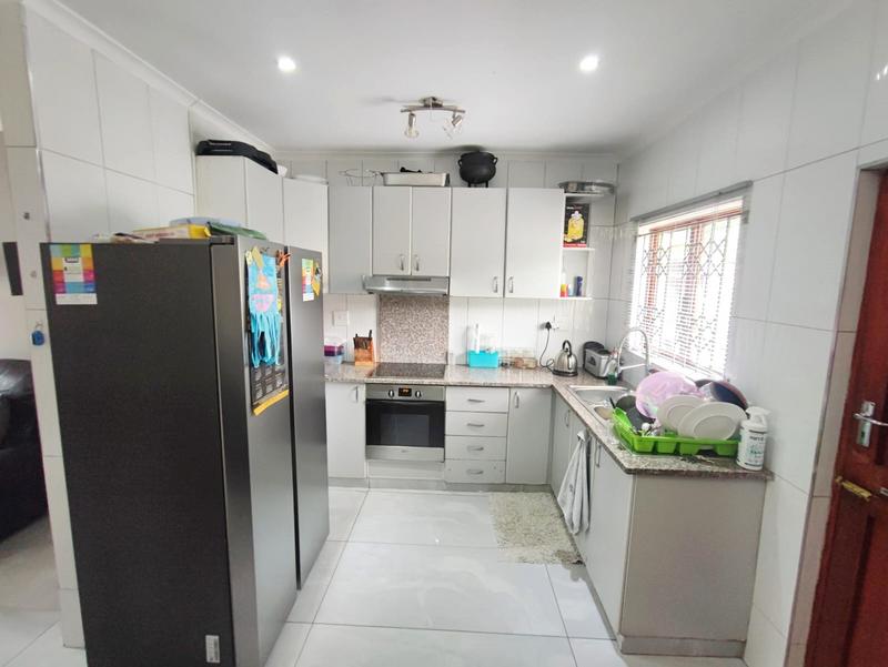 3 Bedroom Property for Sale in Sherwood KwaZulu-Natal