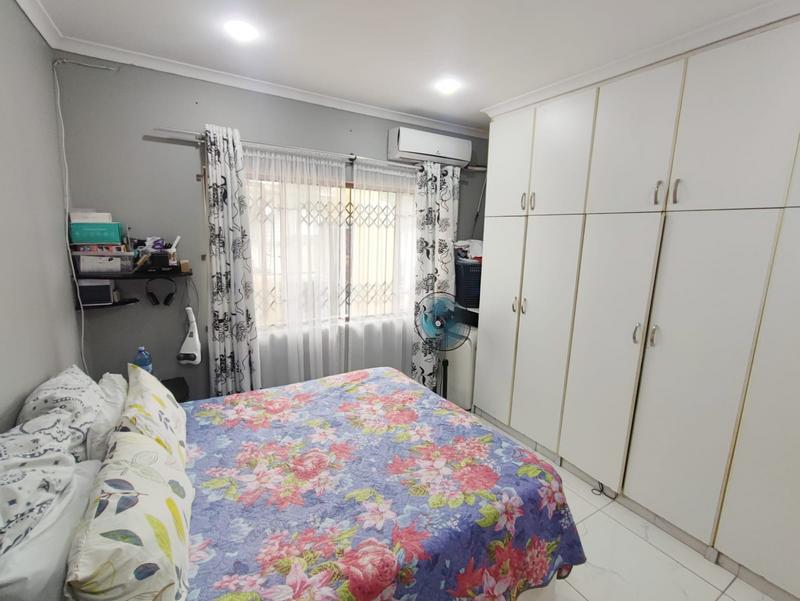 3 Bedroom Property for Sale in Sherwood KwaZulu-Natal