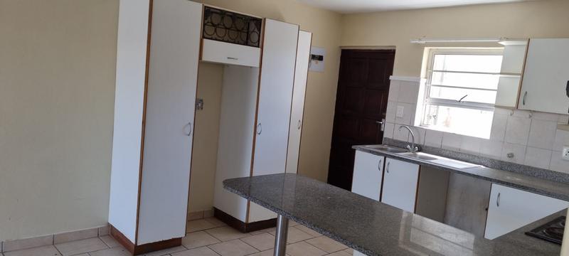 To Let 2 Bedroom Property for Rent in Margate KwaZulu-Natal