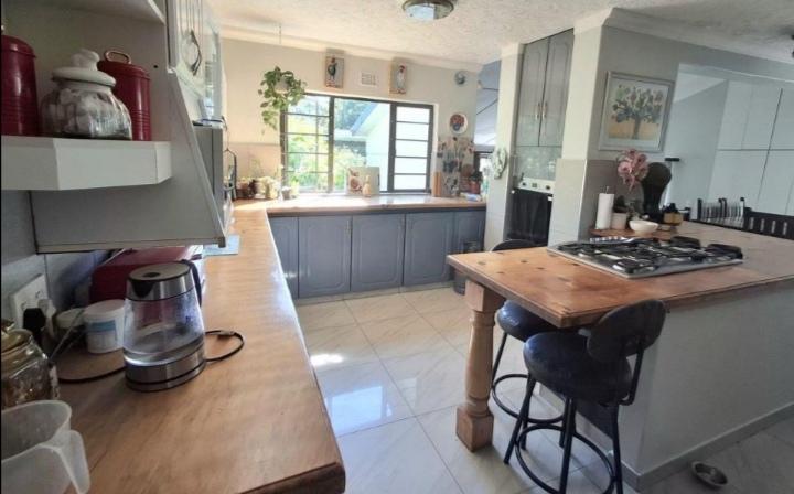 To Let 4 Bedroom Property for Rent in Meer En See KwaZulu-Natal