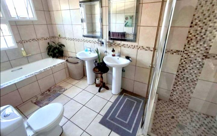 To Let 4 Bedroom Property for Rent in Meer En See KwaZulu-Natal