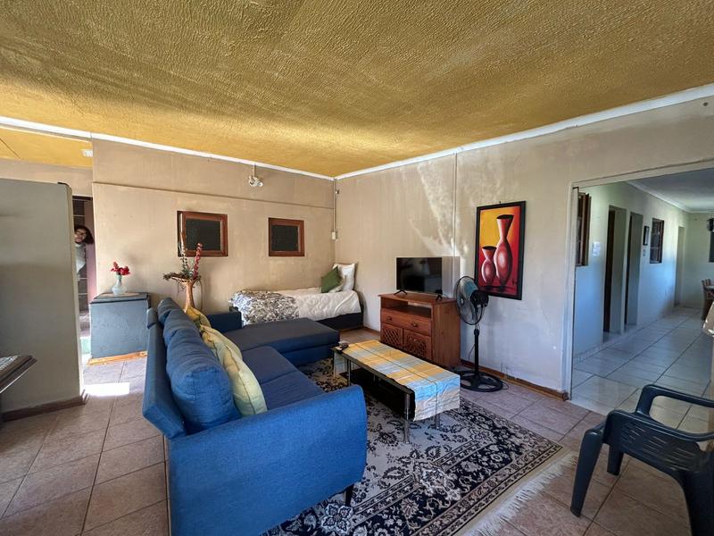 To Let 2 Bedroom Property for Rent in Port Edward KwaZulu-Natal