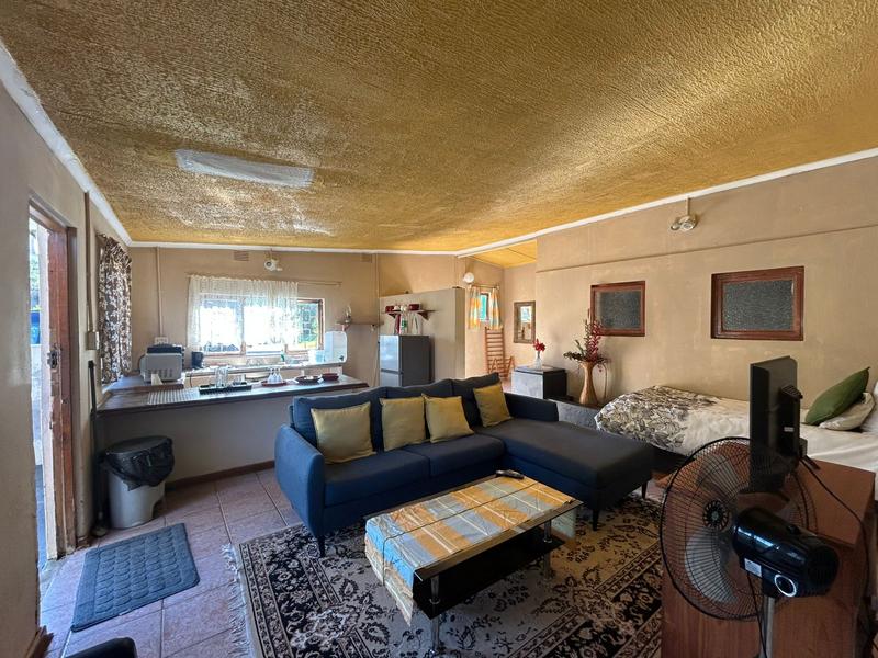 To Let 2 Bedroom Property for Rent in Port Edward KwaZulu-Natal