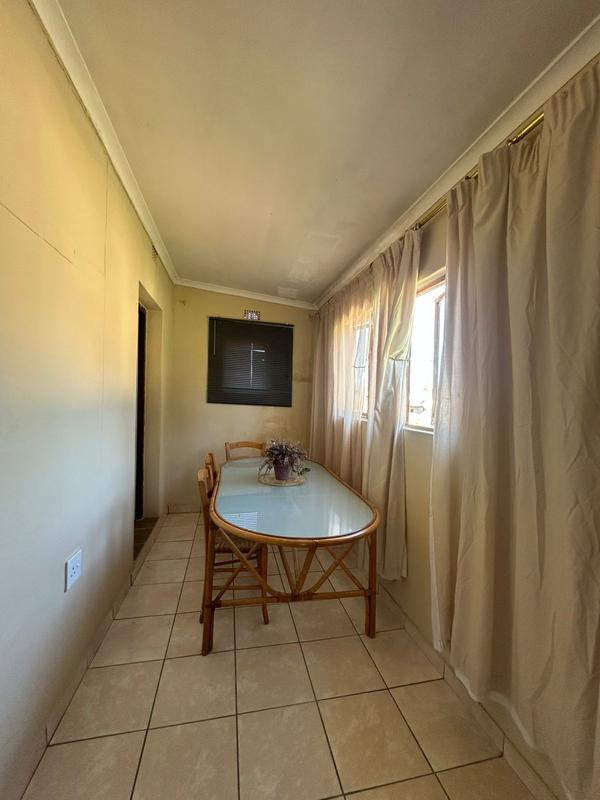 To Let 2 Bedroom Property for Rent in Port Edward KwaZulu-Natal