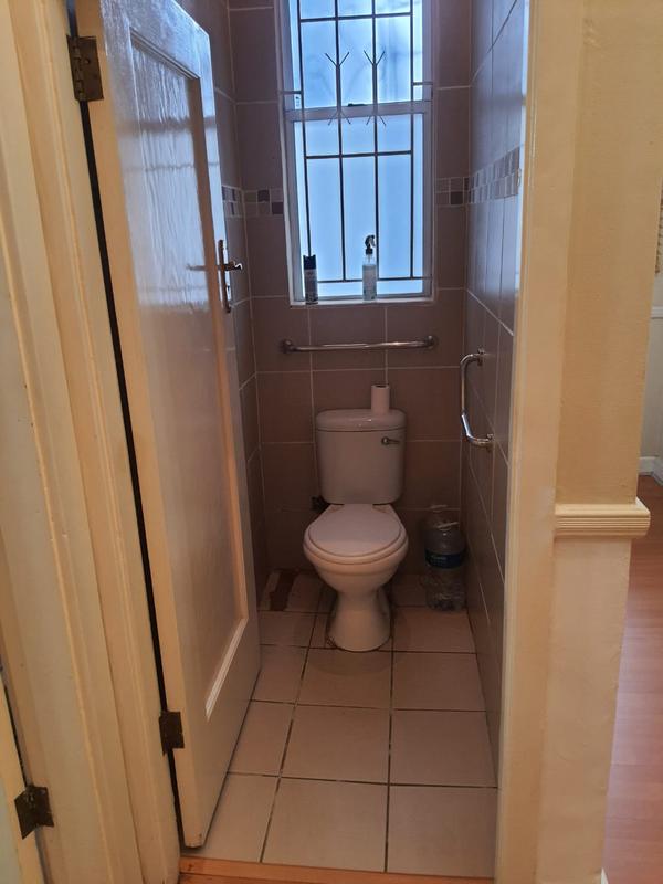 To Let 3 Bedroom Property for Rent in Essenwood KwaZulu-Natal