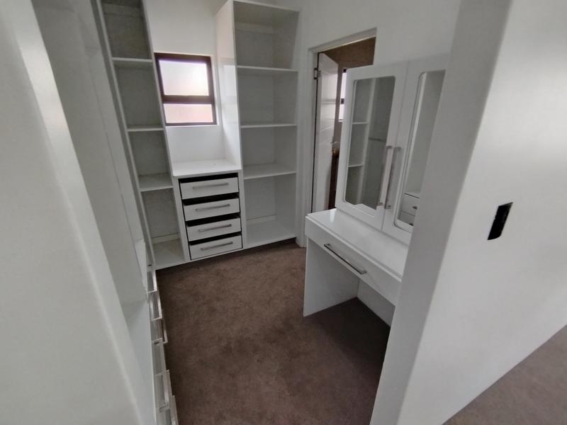 4 Bedroom Property for Sale in Izinga KwaZulu-Natal