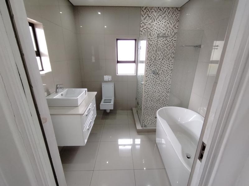 4 Bedroom Property for Sale in Izinga KwaZulu-Natal