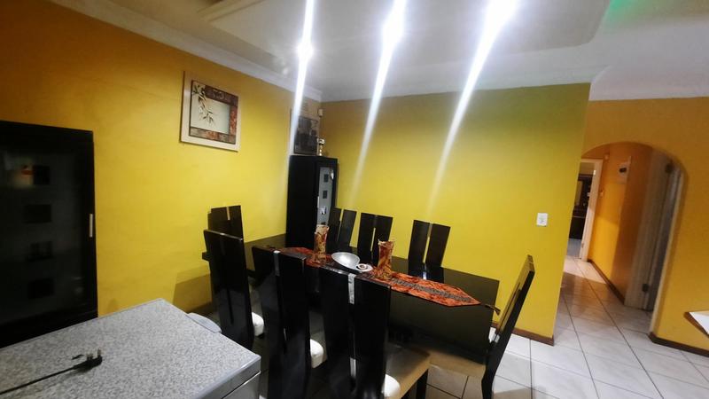 To Let 5 Bedroom Property for Rent in Glen Anil KwaZulu-Natal