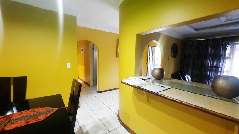 To Let 5 Bedroom Property for Rent in Glen Anil KwaZulu-Natal