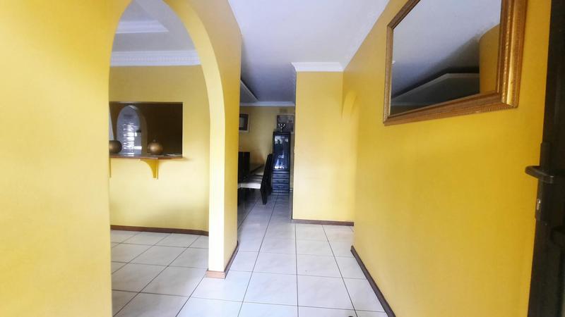 To Let 5 Bedroom Property for Rent in Glen Anil KwaZulu-Natal
