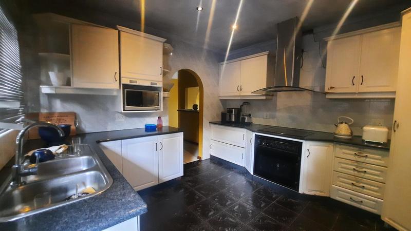 To Let 5 Bedroom Property for Rent in Glen Anil KwaZulu-Natal