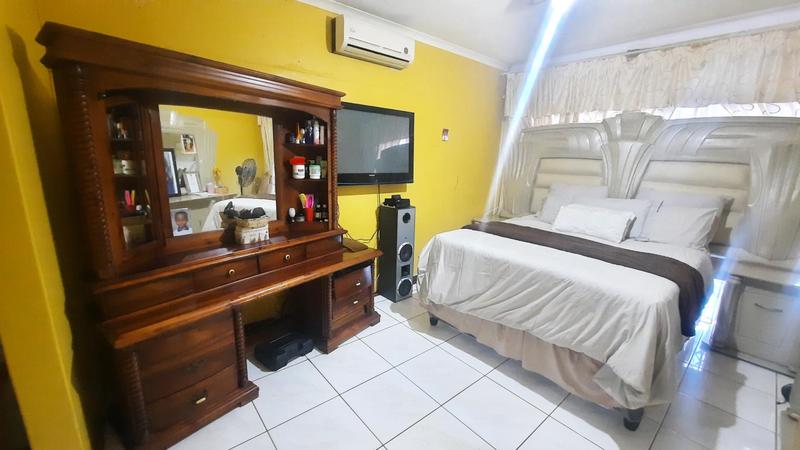 To Let 5 Bedroom Property for Rent in Glen Anil KwaZulu-Natal