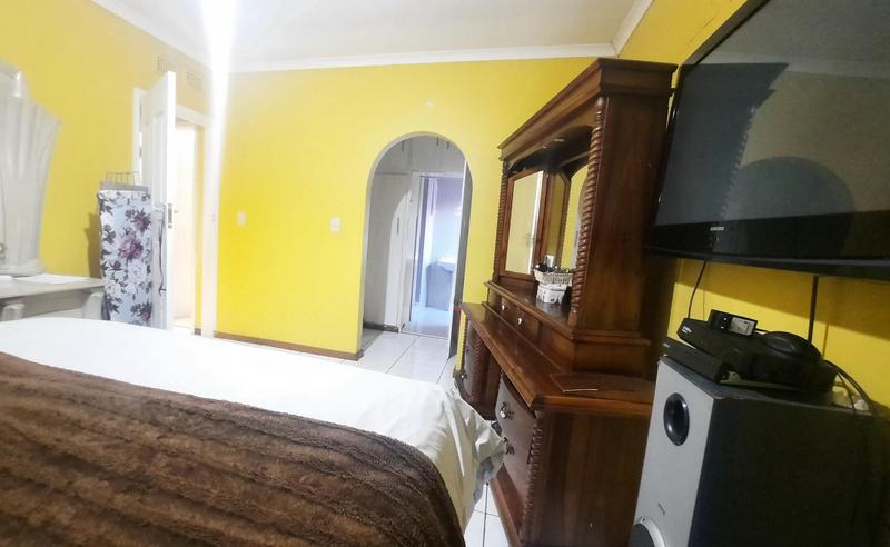 To Let 5 Bedroom Property for Rent in Glen Anil KwaZulu-Natal