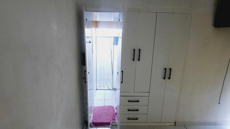 To Let 5 Bedroom Property for Rent in Glen Anil KwaZulu-Natal