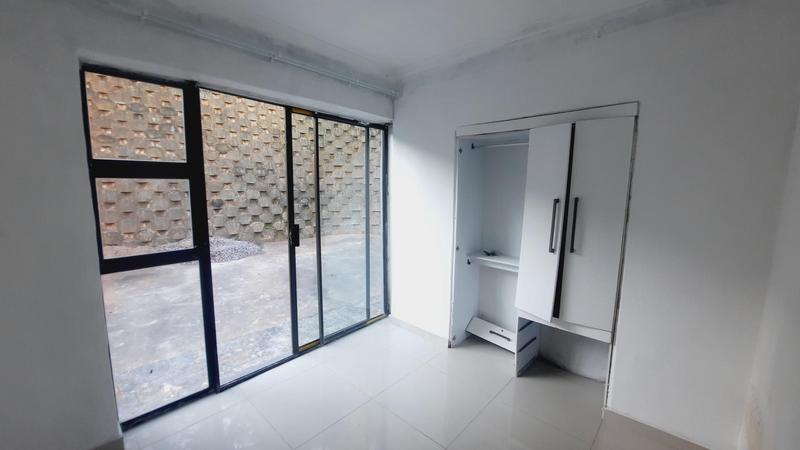 To Let 5 Bedroom Property for Rent in Glen Anil KwaZulu-Natal