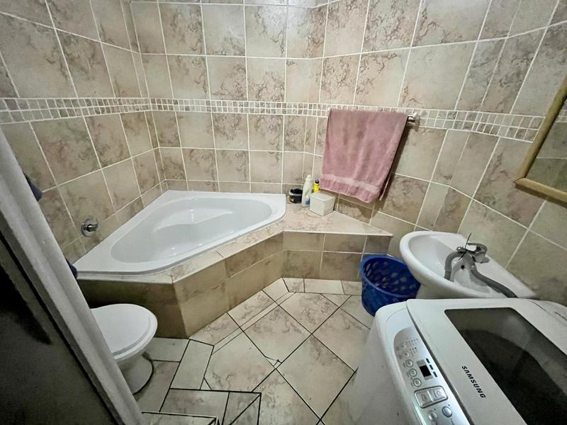 To Let 4 Bedroom Property for Rent in Ramsgate KwaZulu-Natal