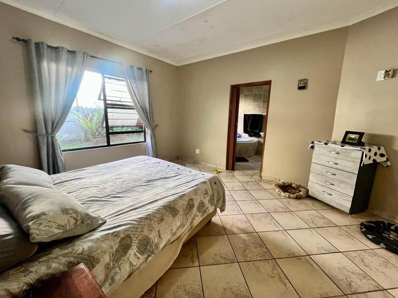 To Let 4 Bedroom Property for Rent in Ramsgate KwaZulu-Natal