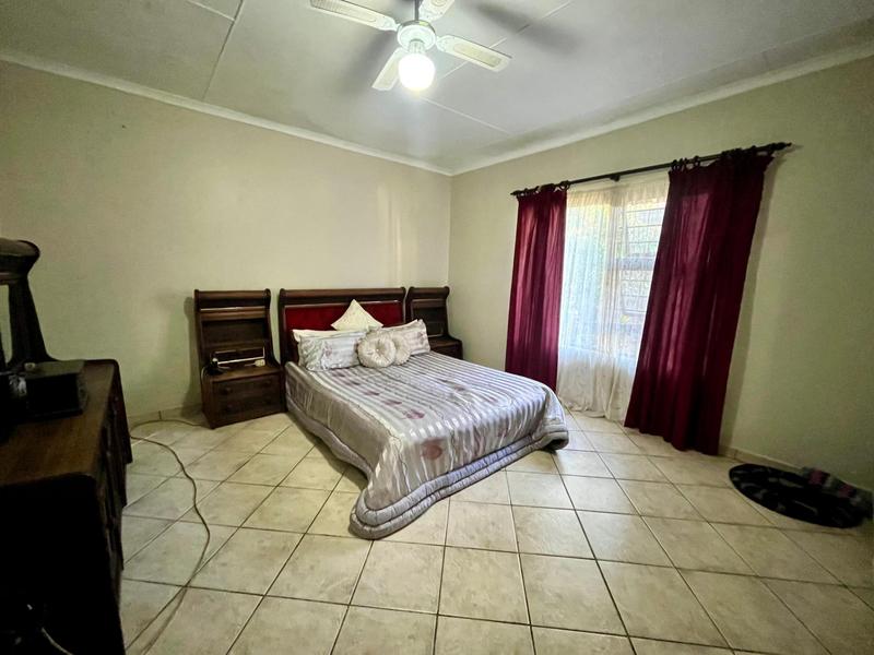 To Let 4 Bedroom Property for Rent in Ramsgate KwaZulu-Natal