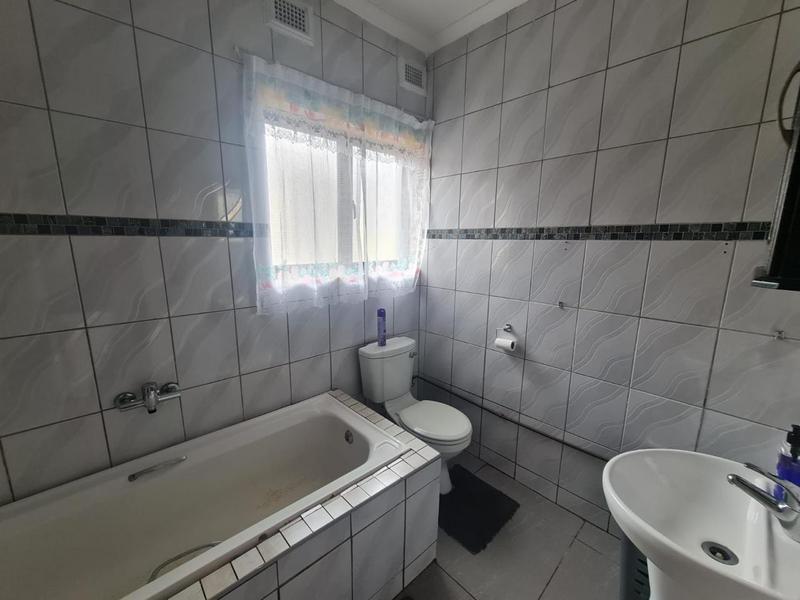 To Let 4 Bedroom Property for Rent in Farningham Ridge KwaZulu-Natal