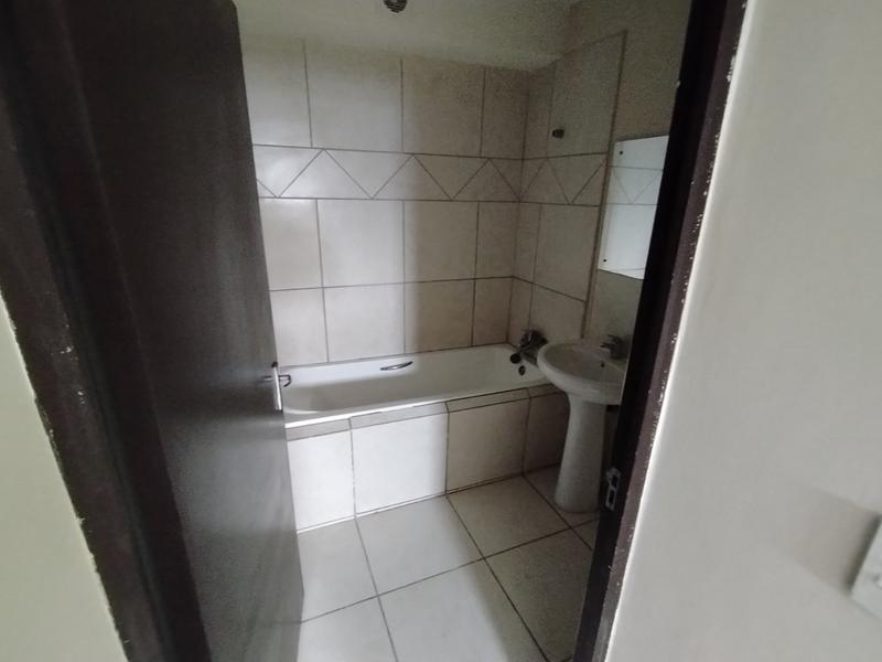 2 Bedroom Property for Sale in Waterways KwaZulu-Natal